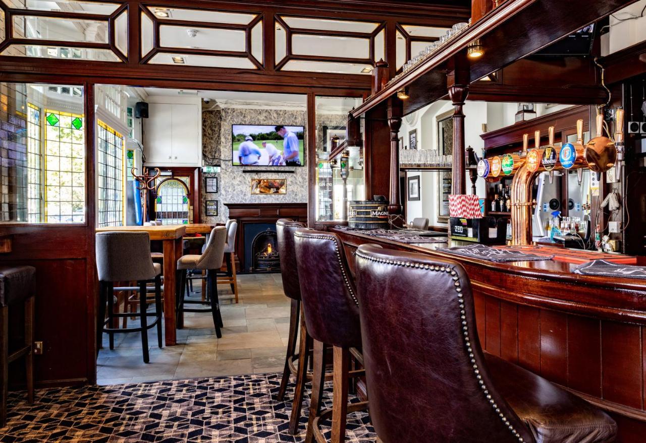 Black Lion Surbiton Exterior photo