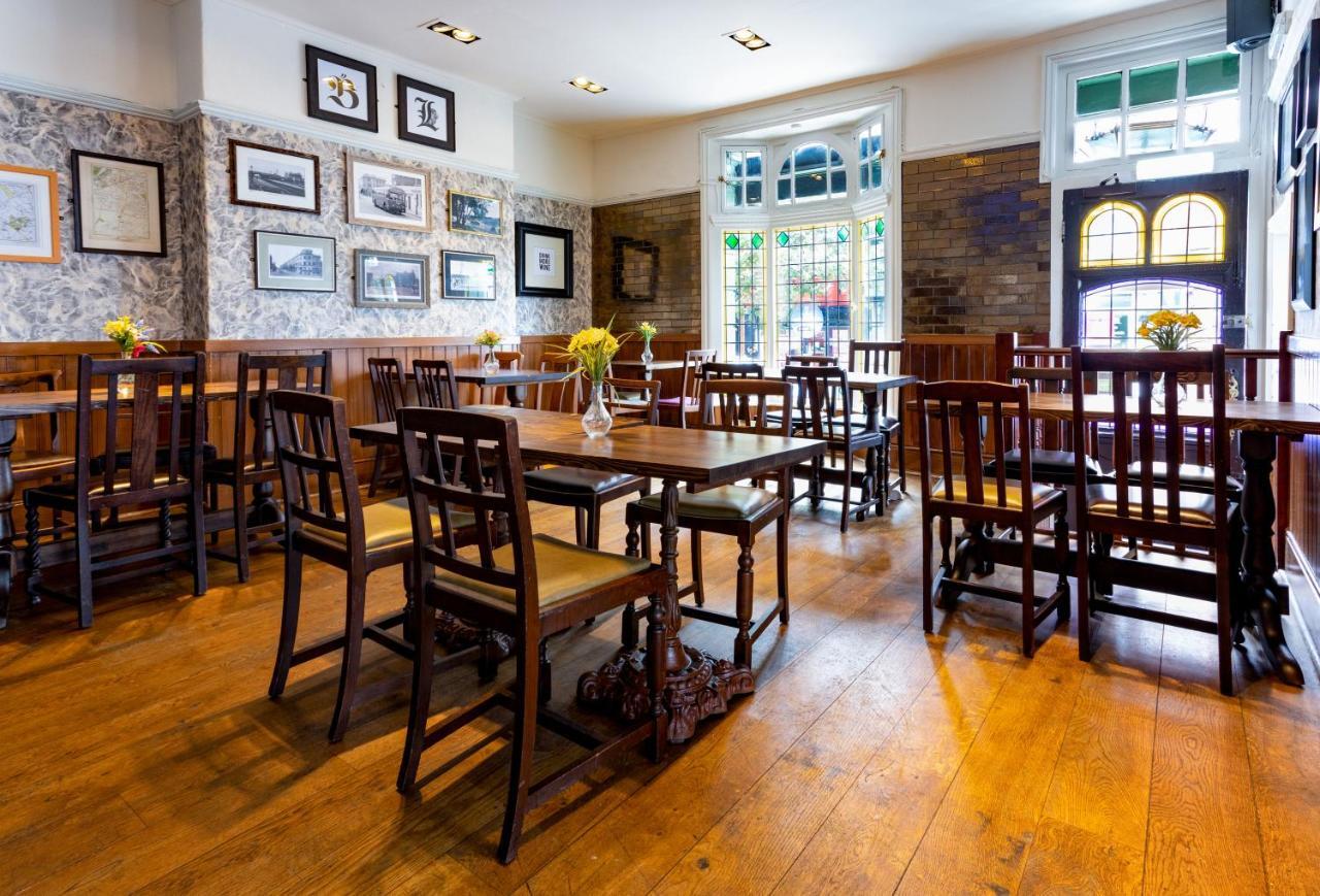 Black Lion Surbiton Exterior photo
